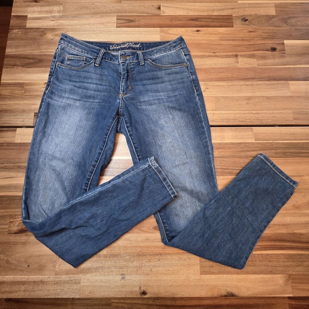 Universal Thread Mid Rise Skinny Jeans Women’s Size 4 Medium Wash Blue Denim
